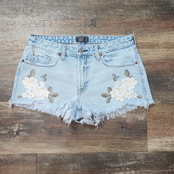 Abercrombie & Fitch Pants - ABERCROMBIE & FITCH HARPER LOW RISE EMBROIDERED FLORAL DENIM CUT OFF SHORTS SZ 6